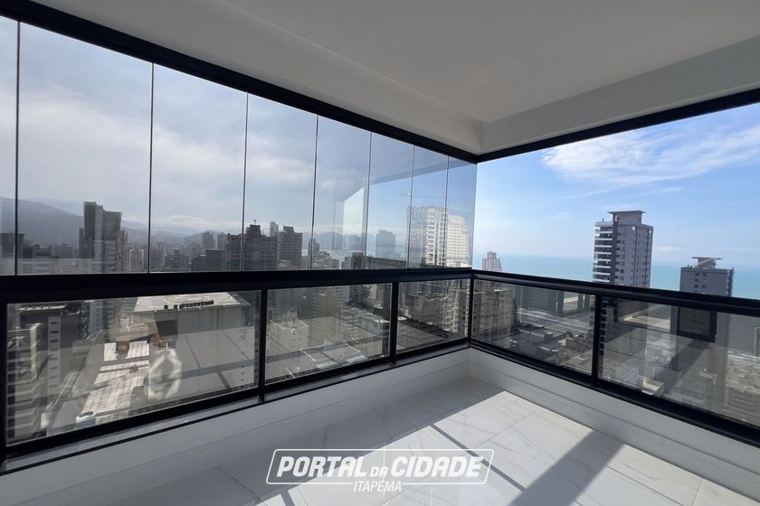 Apartamento &agrave; venda - 206m&sup2; - Meia Praia