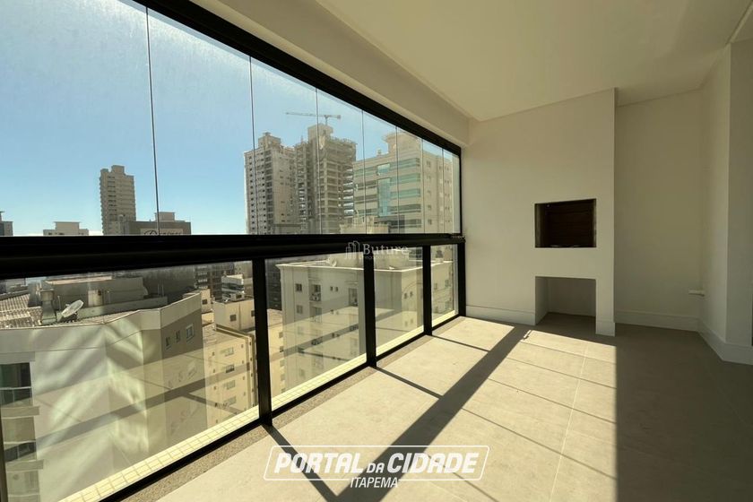 Apartamento &agrave; venda - 137m&sup2; - Meia Praia