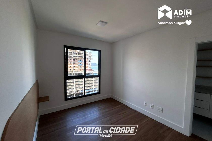 Apartamento para alugar - 125m&sup2; - Meia Praia