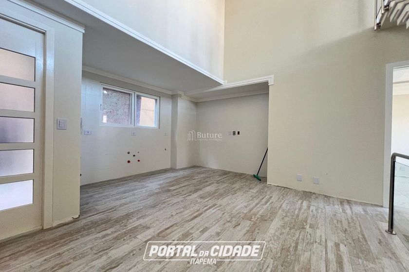 Casa &agrave; venda - 200m&sup2; - Canto da Praia