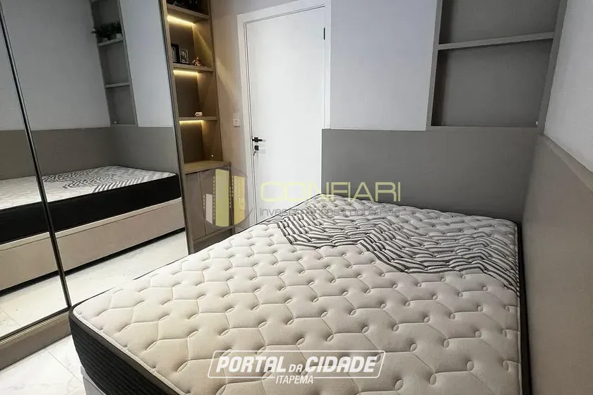 Apartamento &agrave; venda - 101m&sup2; - Meia Praia