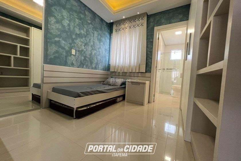 Apartamento &agrave; venda - 178m&sup2; - Meia Praia