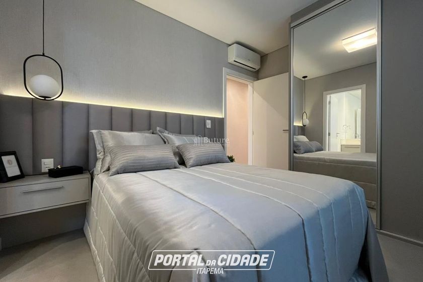Apartamento &agrave; venda - 137m&sup2; - Meia Praia