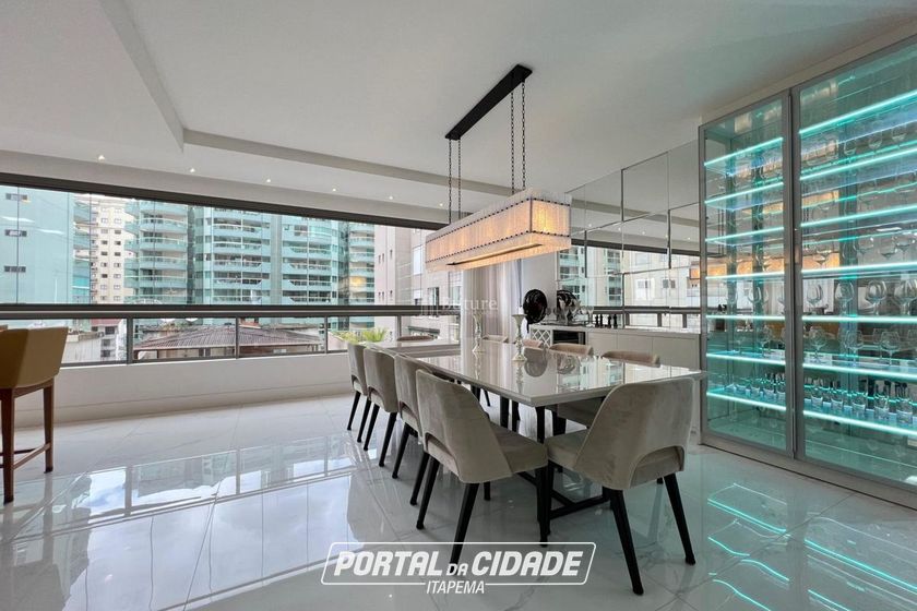 Apartamento &agrave; venda - 198m&sup2; - Meia Praia