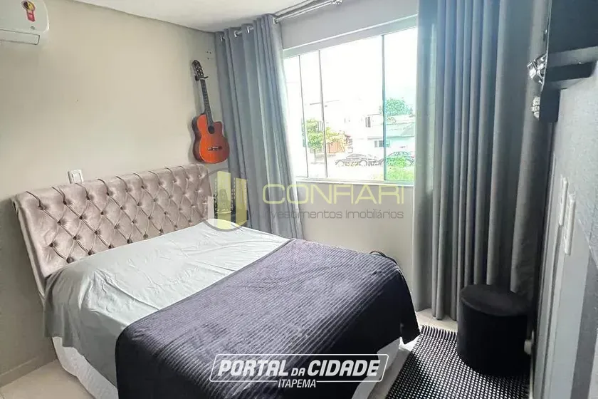 Sobrado &agrave; venda - 110m&sup2; - Meia Praia