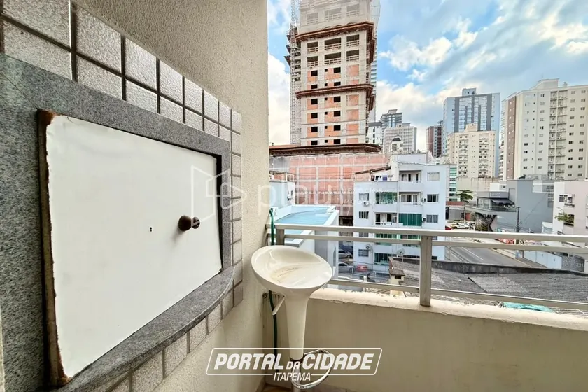Apartamento &agrave; venda - 77m&sup2; - Meia Praia