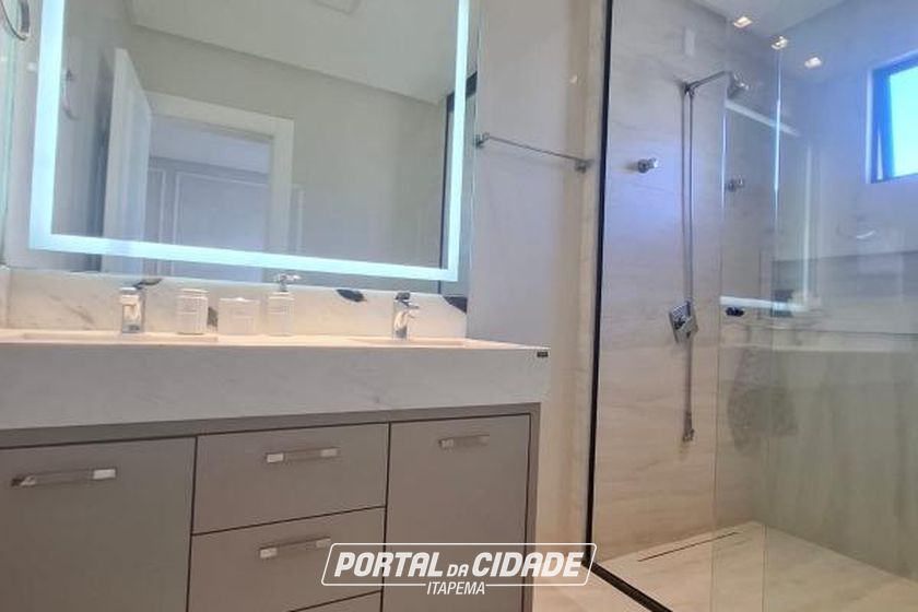 Apartamento para alugar - 127m&sup2; - Meia Praia