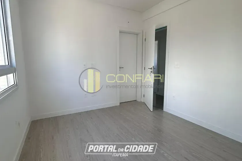 Apartamento &agrave; venda - 116m&sup2; - Meia Praia