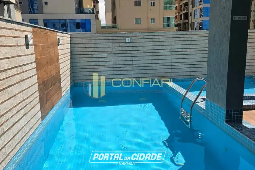 Apartamento &agrave; venda - 130m&sup2; - Meia Praia