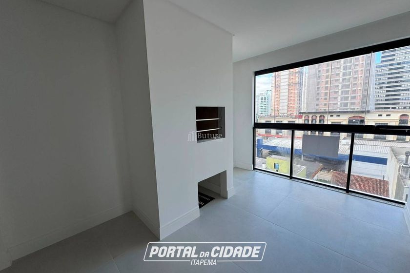 Apartamento &agrave; venda - Meia Praia