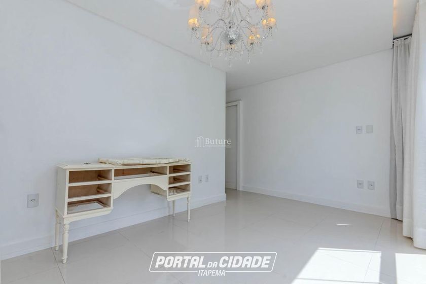 Apartamento &agrave; venda - 270m&sup2; - Meia Praia