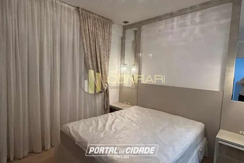 Apartamento &agrave; venda - 170m&sup2; - Meia Praia
