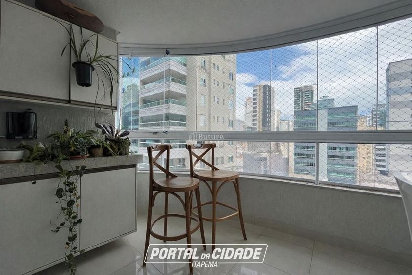 Apartamento &agrave; venda - 156m&sup2; - Meia Praia
