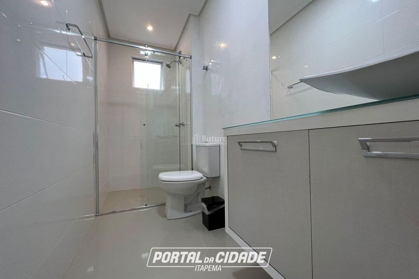 Apartamento &agrave; venda - 178m&sup2; - Meia Praia