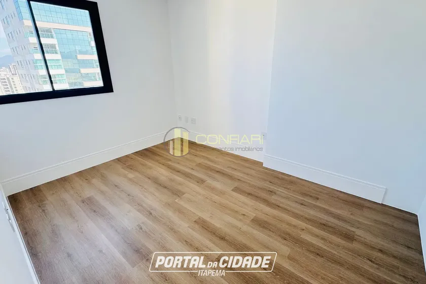 Apartamento &agrave; venda - 185m&sup2; - Meia Praia