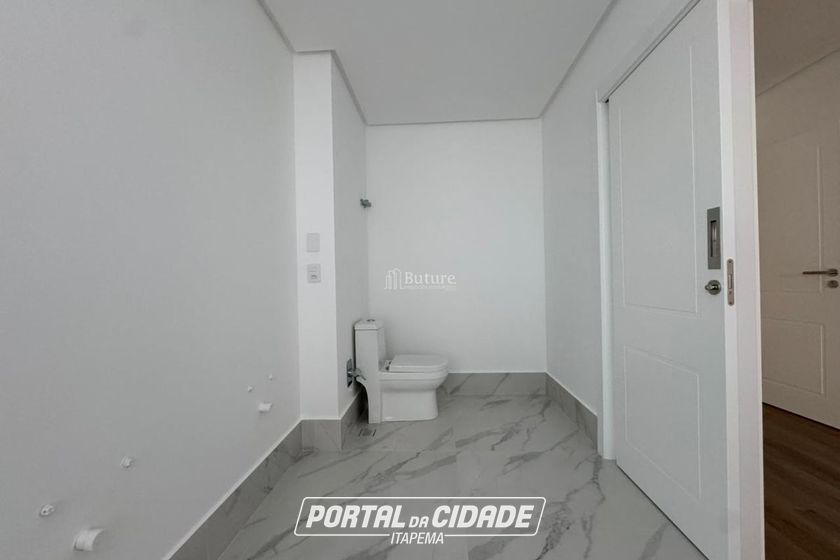 Apartamento &agrave; venda - 185m&sup2; - Meia Praia