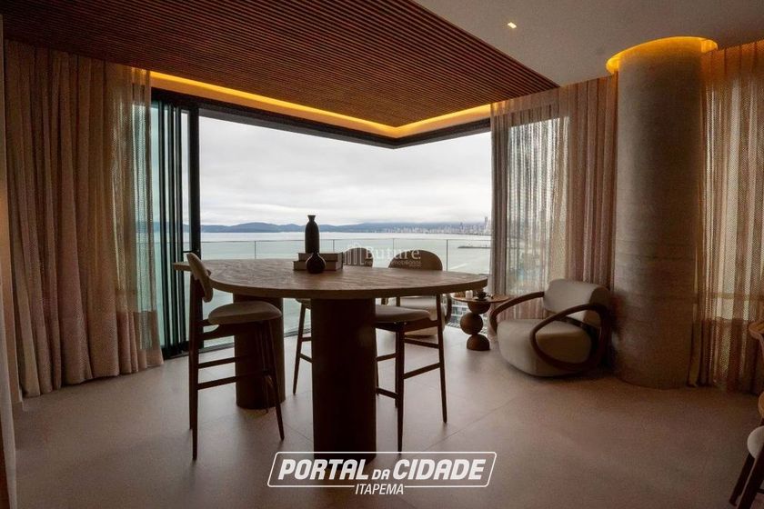 Apartamento &agrave; venda - 335m&sup2; - Centro