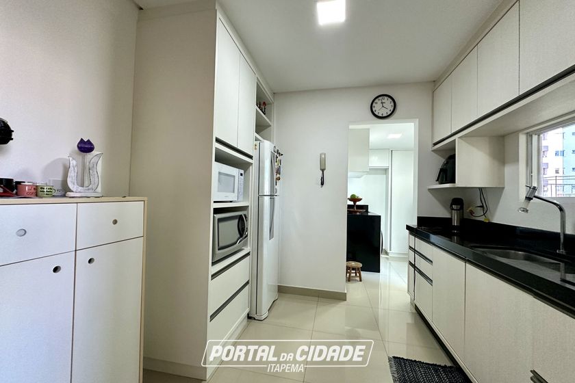 Apartamento &agrave; venda - 122m&sup2; - Meia Praia
