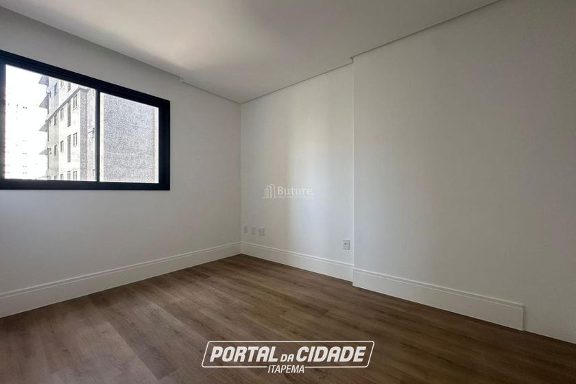 Apartamento &agrave; venda - 185m&sup2; - Meia Praia