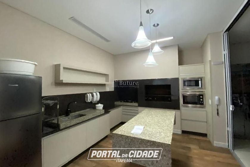 Apartamento &agrave; venda - 190m&sup2; - Meia Praia