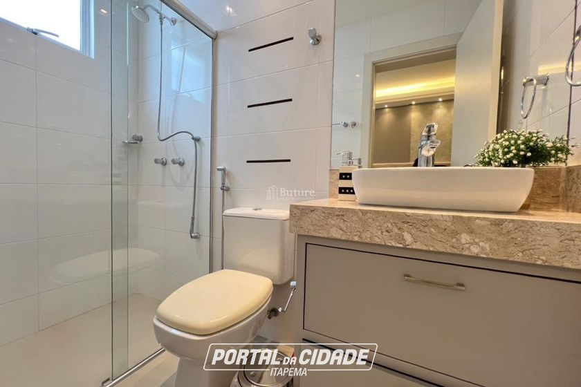 Apartamento &agrave; venda - 148m&sup2; - Meia Praia