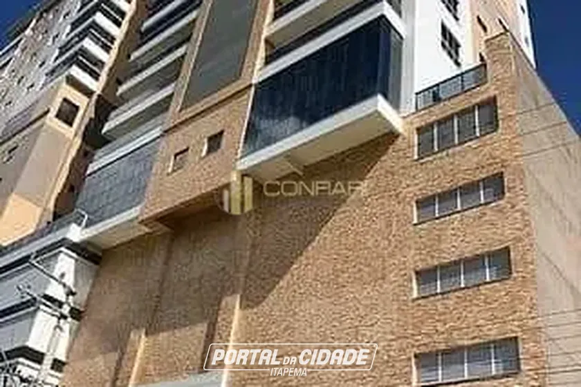 Apartamento &agrave; venda - 143m&sup2; - Meia Praia