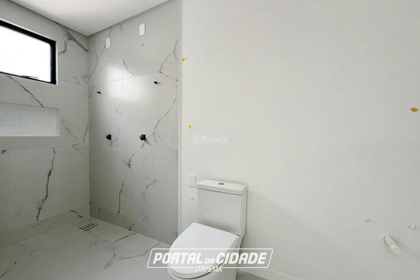 Apartamento &agrave; venda - 160m&sup2; - Meia Praia