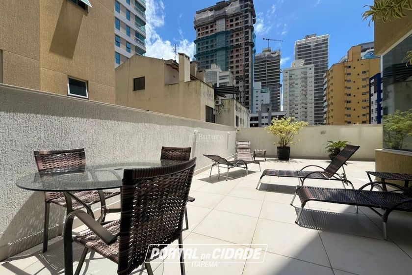 Apartamento &agrave; venda - 156m&sup2; - Meia Praia