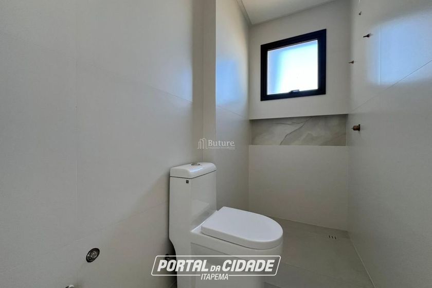 Apartamento &agrave; venda - 123m&sup2; - Meia Praia