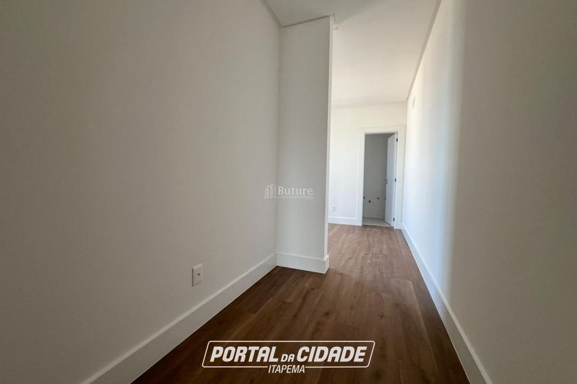 Apartamento &agrave; venda - 123m&sup2; - Meia Praia