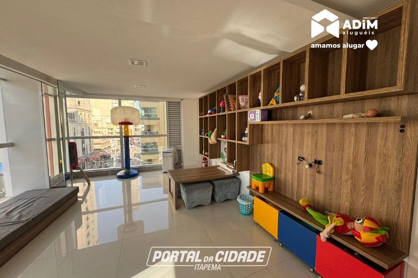 Apartamento para alugar - 190m&sup2; - Meia Praia