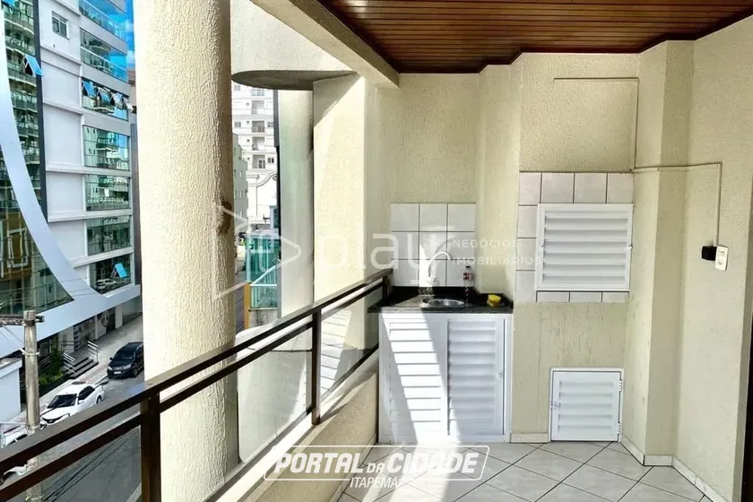 Apartamento &agrave; venda - 104m&sup2; - Meia Praia