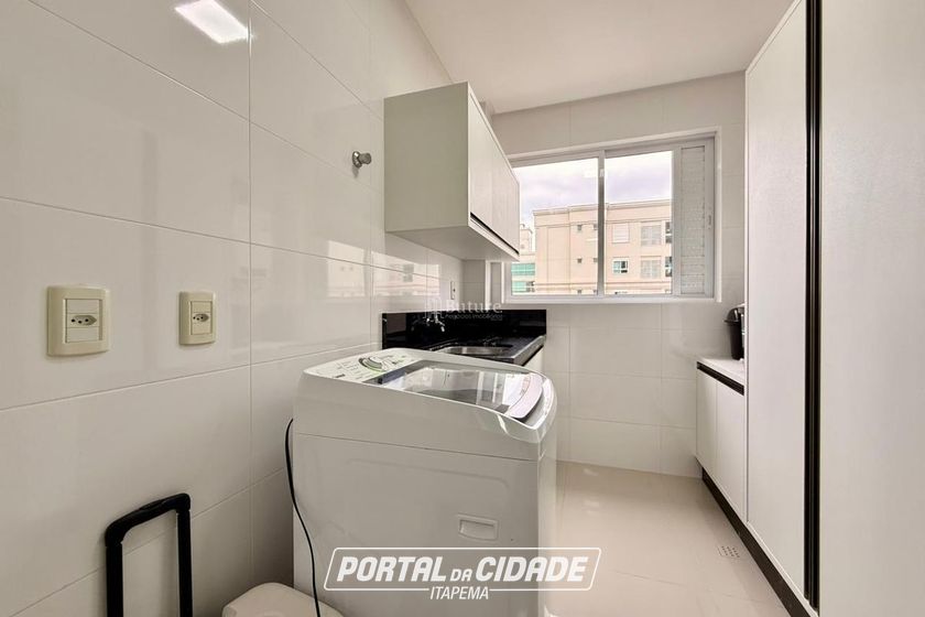 Apartamento &agrave; venda - 120m&sup2; - Meia Praia