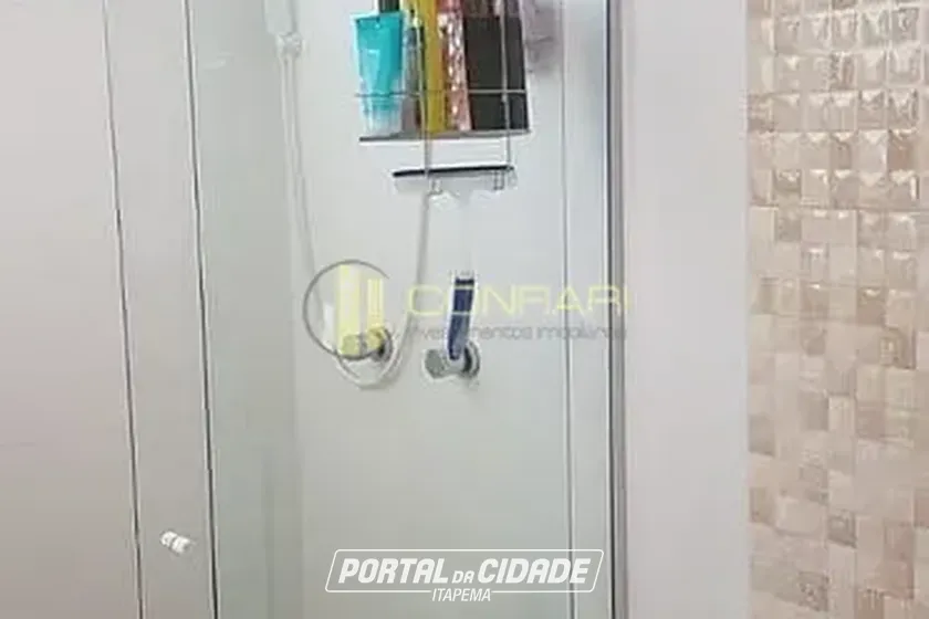 Apartamento &agrave; venda - 130m&sup2; - Meia Praia
