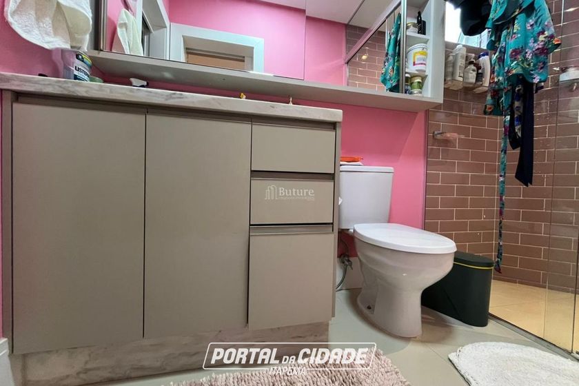 Apartamento &agrave; venda - 145m&sup2; - Meia Praia