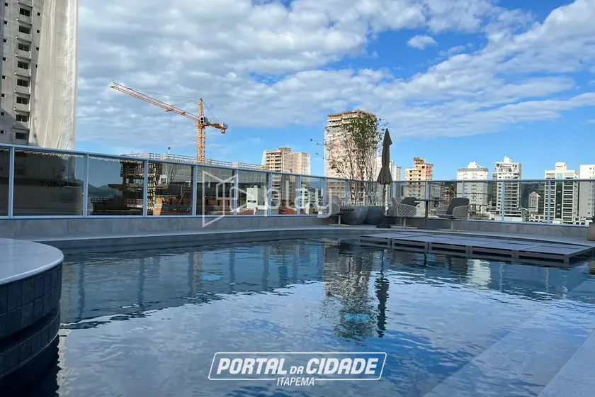 Apartamento &agrave; venda - 128m&sup2; - Meia Praia