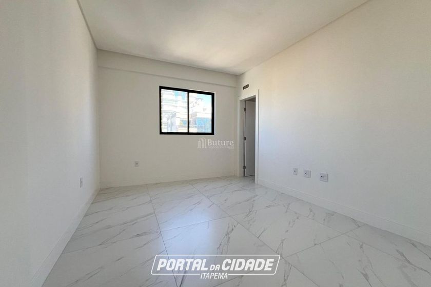 Apartamento &agrave; venda - 129m&sup2; - Meia Praia