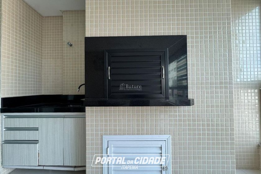 Apartamento &agrave; venda - 180m&sup2; - Meia Praia