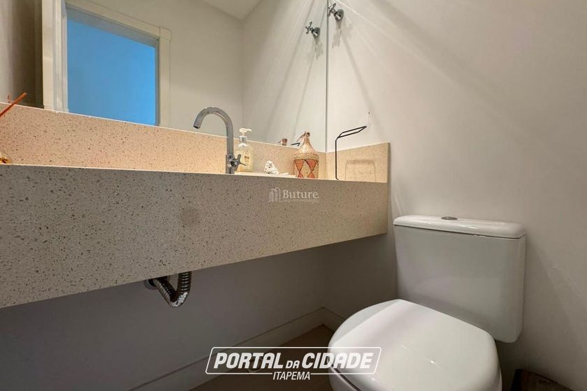 Apartamento &agrave; venda - 180m&sup2; - Meia Praia