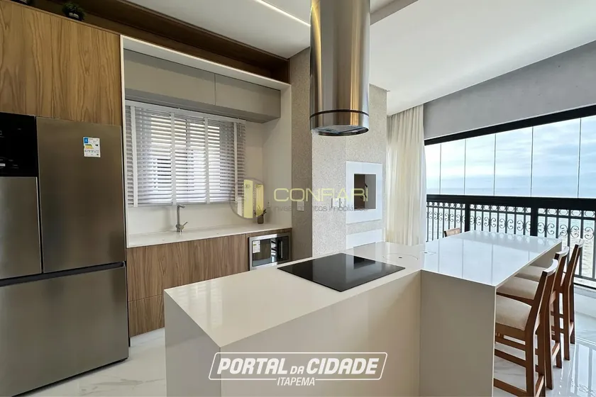 Apartamento &agrave; venda - 136m&sup2; - Meia Praia