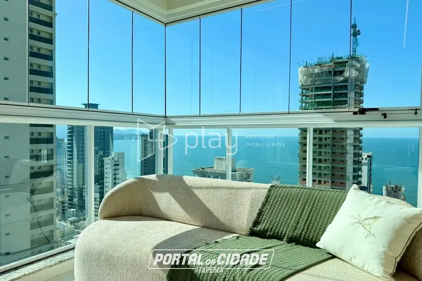 Apartamento &agrave; venda - 160m&sup2; - Meia Praia