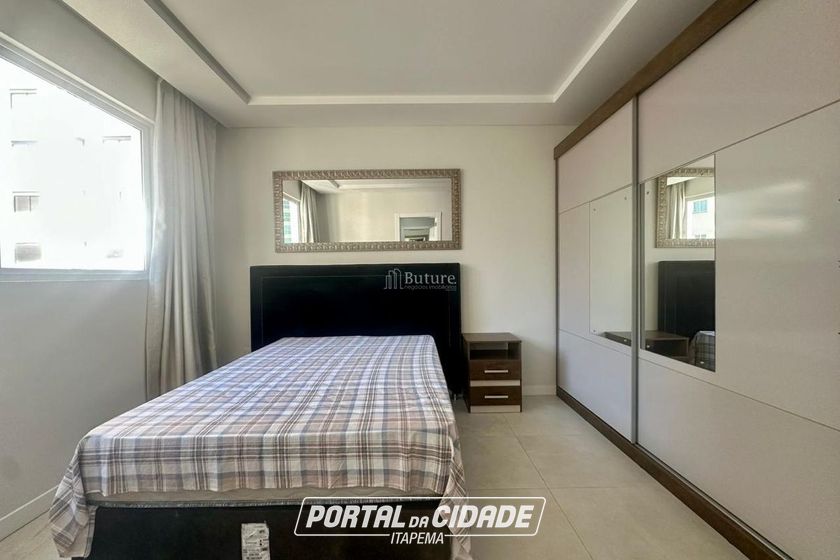 Apartamento &agrave; venda - 107m&sup2; - Meia Praia