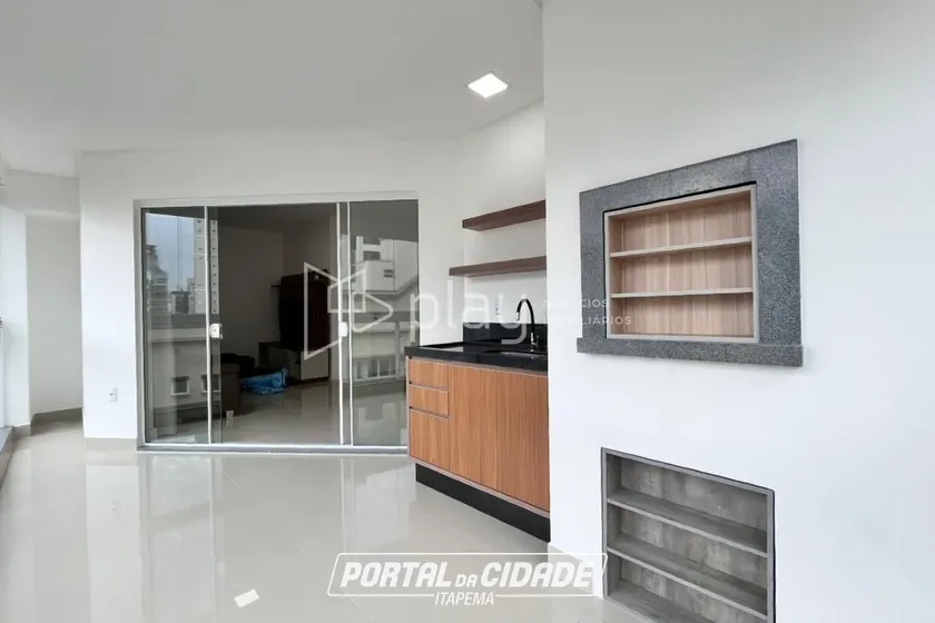 Apartamento &agrave; venda - 110m&sup2; - Meia Praia