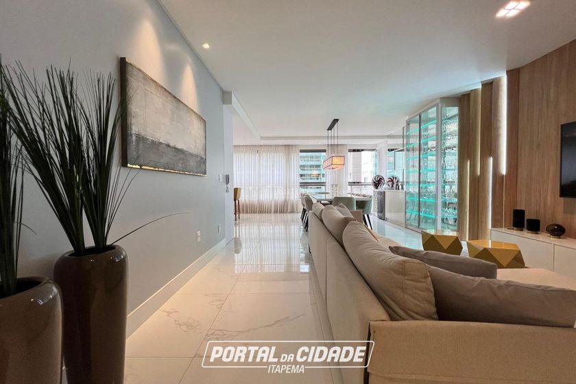 Apartamento &agrave; venda - 198m&sup2; - Meia Praia