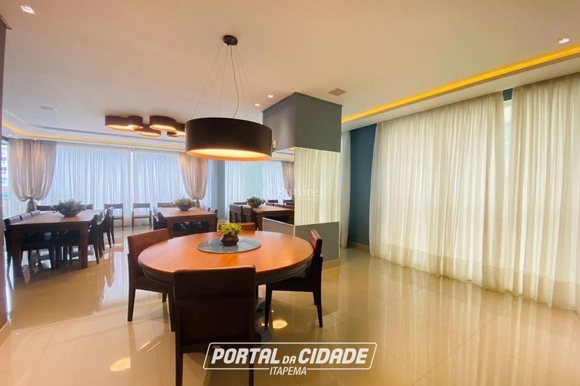 Apartamento &agrave; venda - 150m&sup2; - Meia Praia
