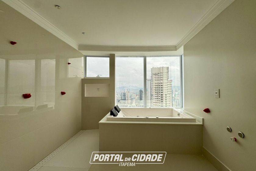 Apartamento &agrave; venda - 217m&sup2; - Barra Sul