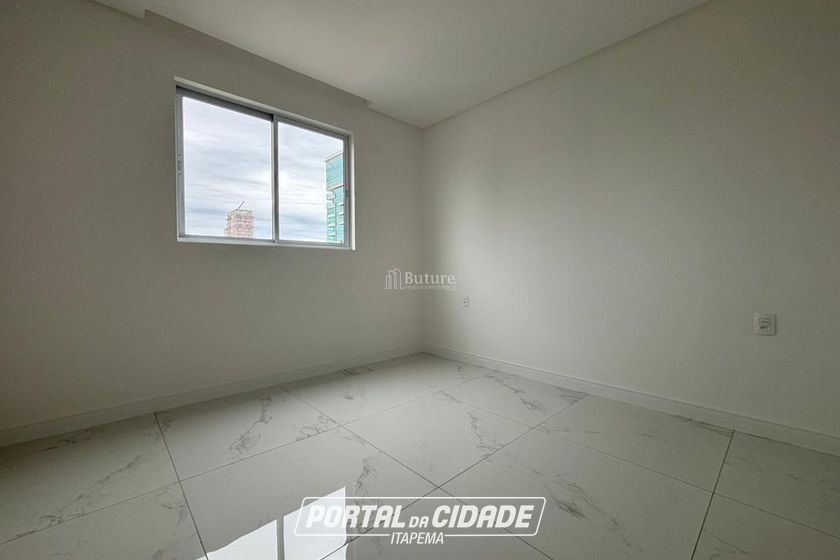 Apartamento &agrave; venda - 159m&sup2; - Meia Praia