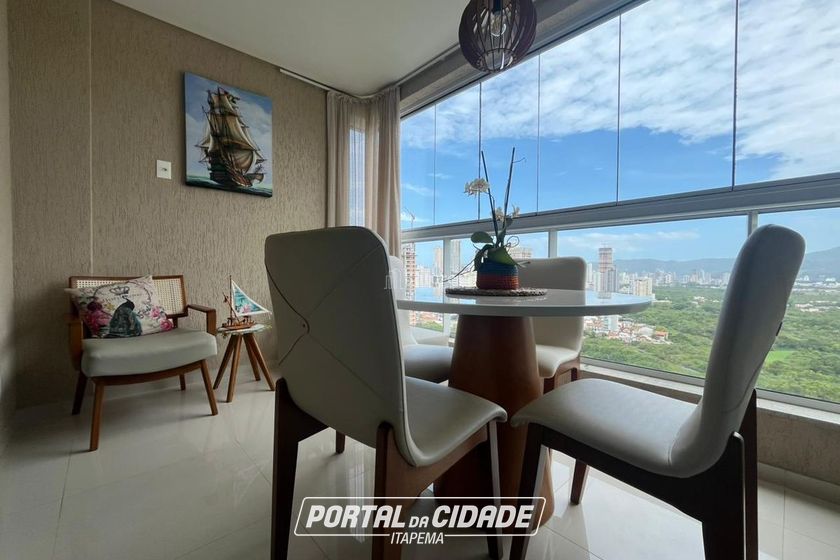 Apartamento &agrave; venda - 85m&sup2; - Meia Praia