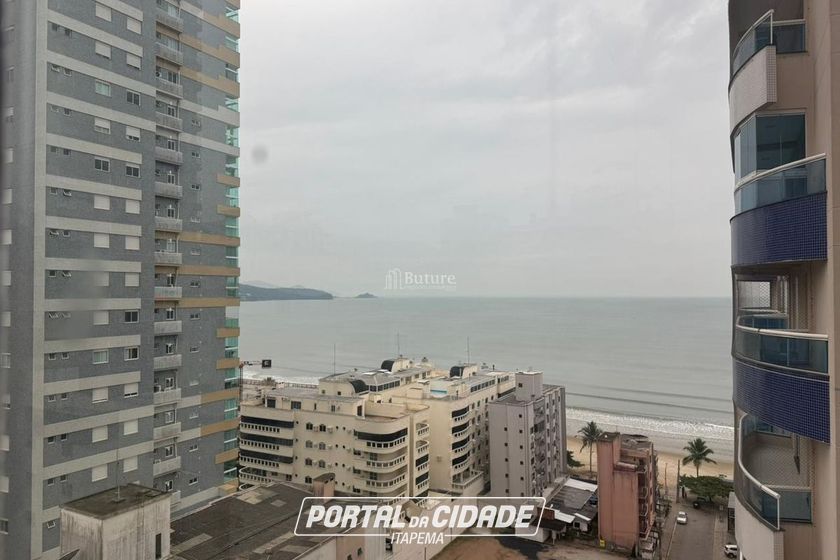 Apartamento &agrave; venda - 171m&sup2; - Meia Praia