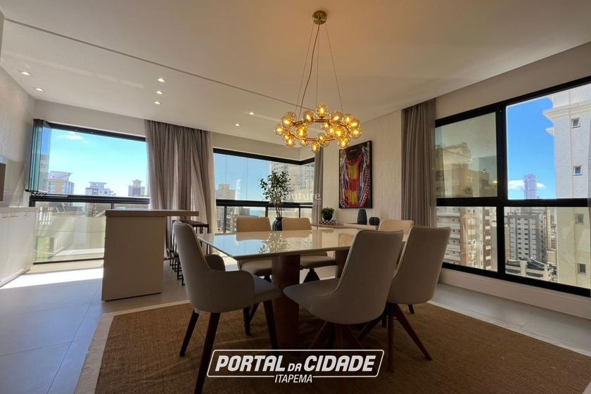 Apartamento &agrave; venda - 137m&sup2; - Meia Praia